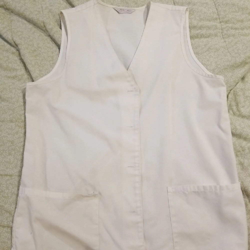 Medium white lab vest